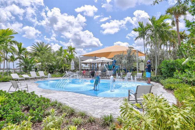 9040 W Watercrest Cir Circle W, Parkland, FL 33076