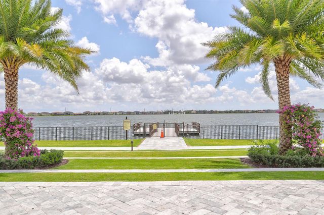 9040 W Watercrest Cir Circle W, Parkland, FL 33076