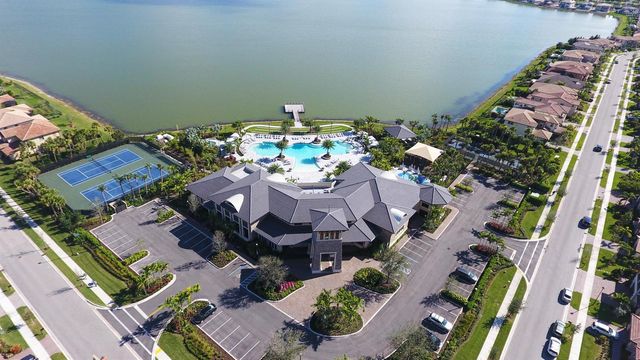 9040 W Watercrest Cir Circle W, Parkland, FL 33076