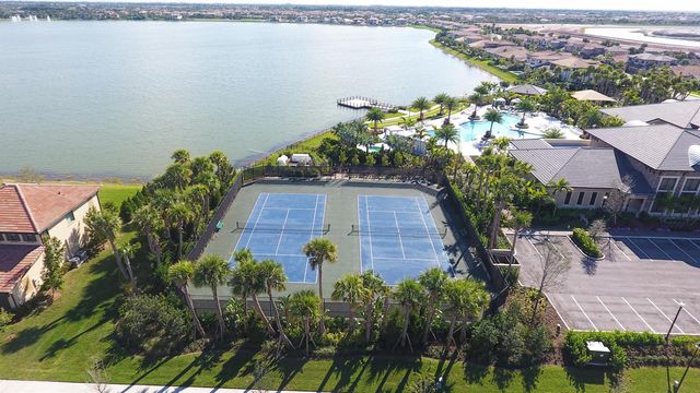 9040 W Watercrest Cir Circle W, Parkland, FL 33076
