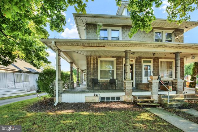 906 FRITZTOWN RD, Sinking Spring, PA 19608