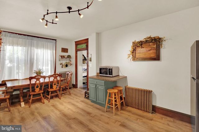 906 FRITZTOWN RD, Sinking Spring, PA 19608