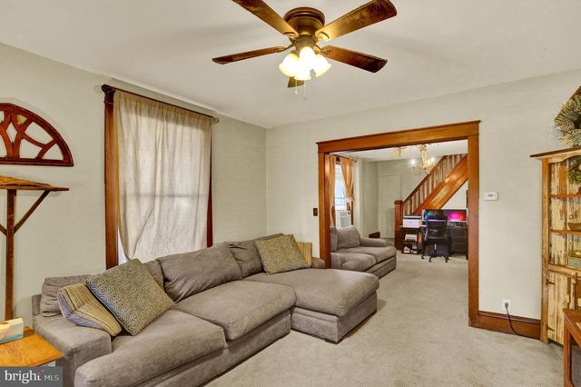 906 FRITZTOWN RD, Sinking Spring, PA 19608
