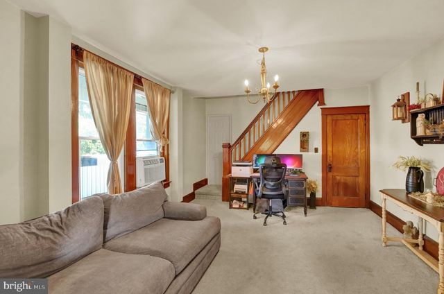 906 FRITZTOWN RD, Sinking Spring, PA 19608