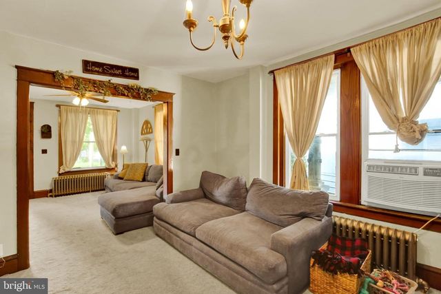 906 FRITZTOWN RD, Sinking Spring, PA 19608