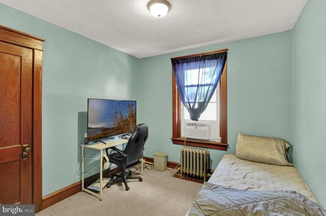 906 FRITZTOWN RD, Sinking Spring, PA 19608