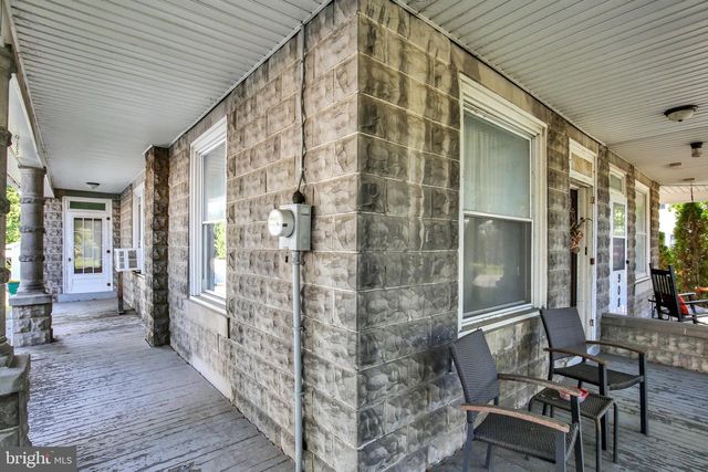 906 FRITZTOWN RD, Sinking Spring, PA 19608