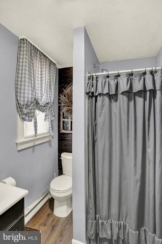 906 FRITZTOWN RD, Sinking Spring, PA 19608