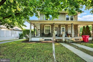 906 FRITZTOWN RD, Sinking Spring, PA 19608