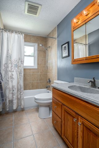 300 W Spring Street, Eldridge, IA 52748