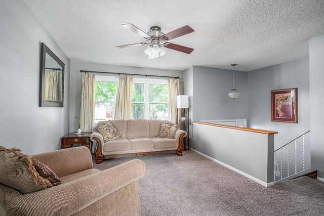 300 W Spring Street, Eldridge, IA 52748