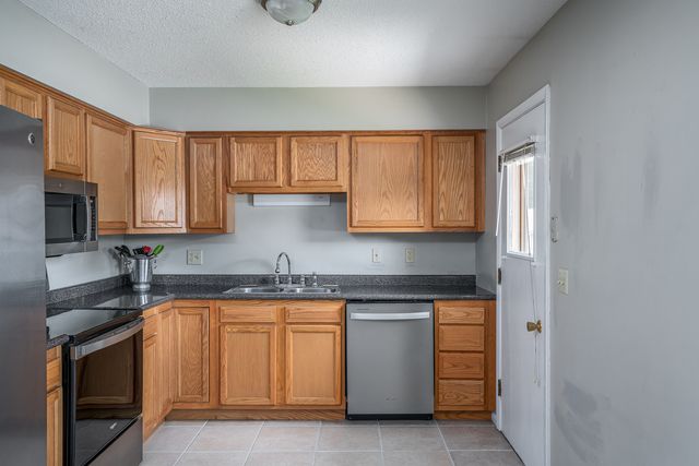 300 W Spring Street, Eldridge, IA 52748