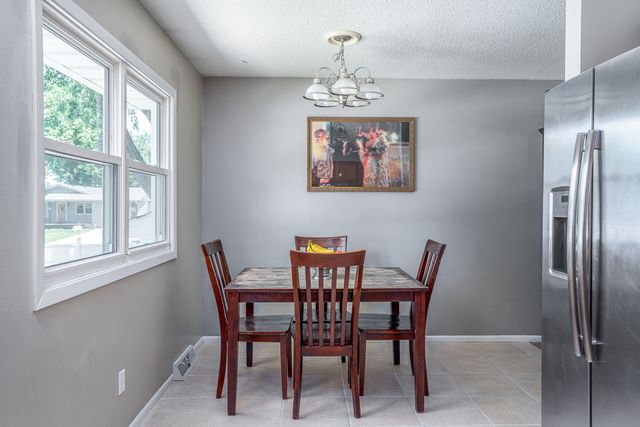 300 W Spring Street, Eldridge, IA 52748