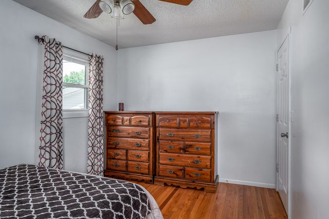 300 W Spring Street, Eldridge, IA 52748