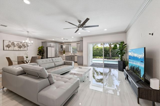 522 Lucky Lane, Delray Beach, FL 33444