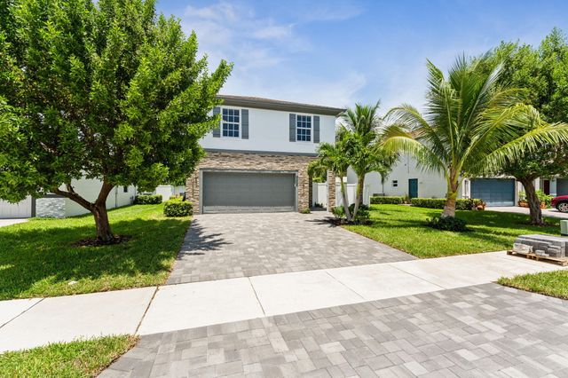 522 Lucky Lane, Delray Beach, FL 33444