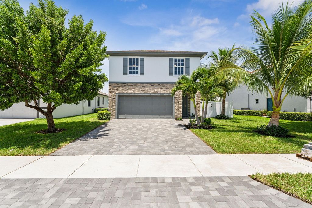 522 Lucky Lane, Delray Beach, FL 33444