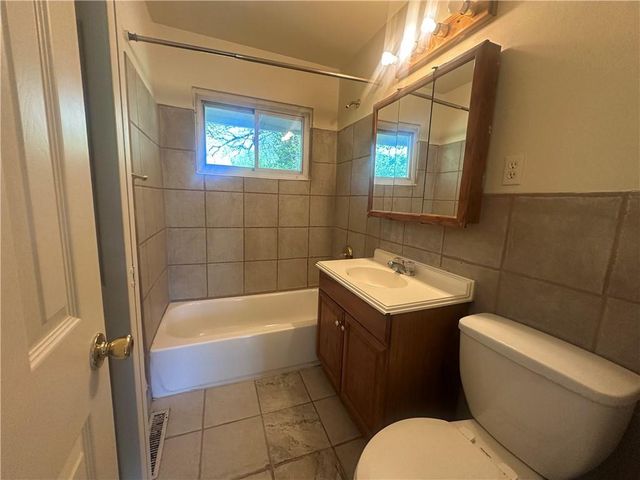 4714 Norton Avenue, Kansas City, MO 64130