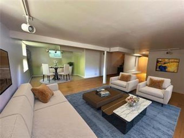 4714 Norton Avenue, Kansas City, MO 64130