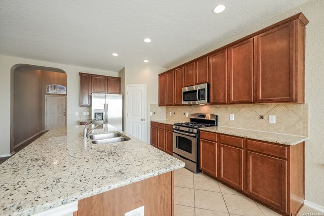 10918 MUSTANG OAK DR, San Antonio, TX 78254