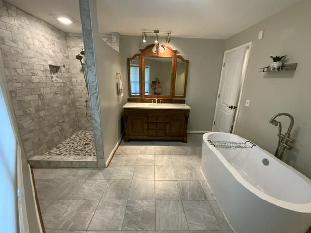 426 Shenendoa Dr., Ellijay, GA 30540