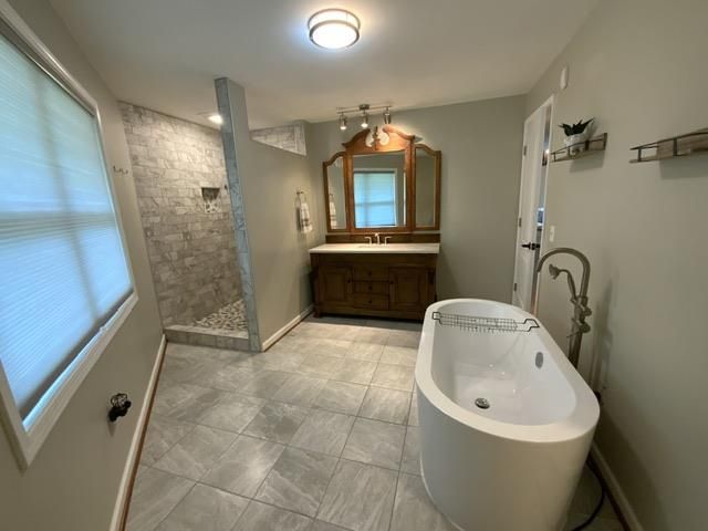 426 Shenendoa Dr., Ellijay, GA 30540
