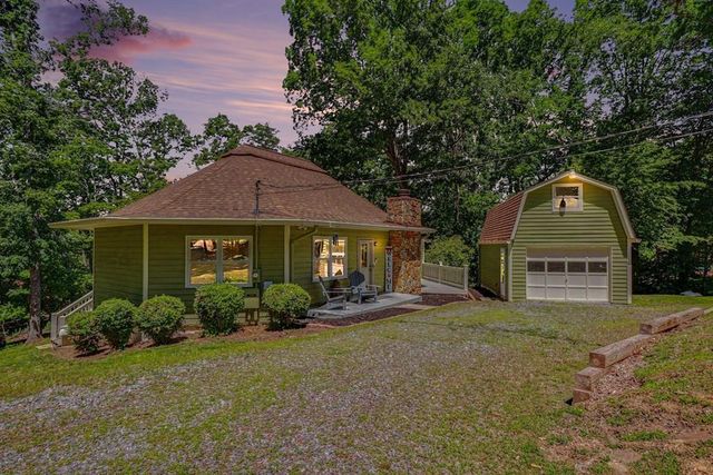 426 Shenendoa Dr., Ellijay, GA 30540