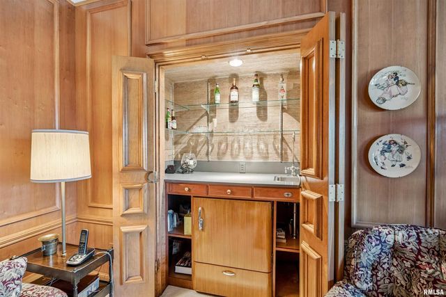 500 54TH Street A, Moline, IL 61265