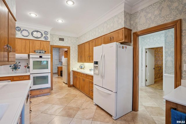 500 54TH Street A, Moline, IL 61265