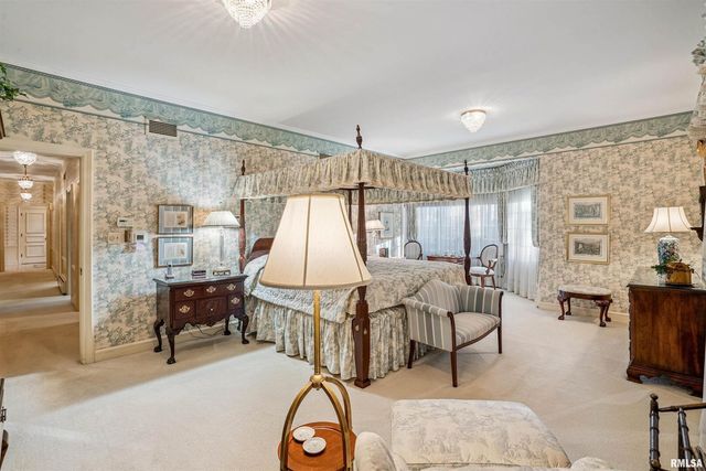 500 54TH Street A, Moline, IL 61265