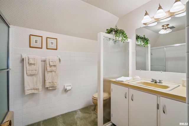 500 54TH Street A, Moline, IL 61265