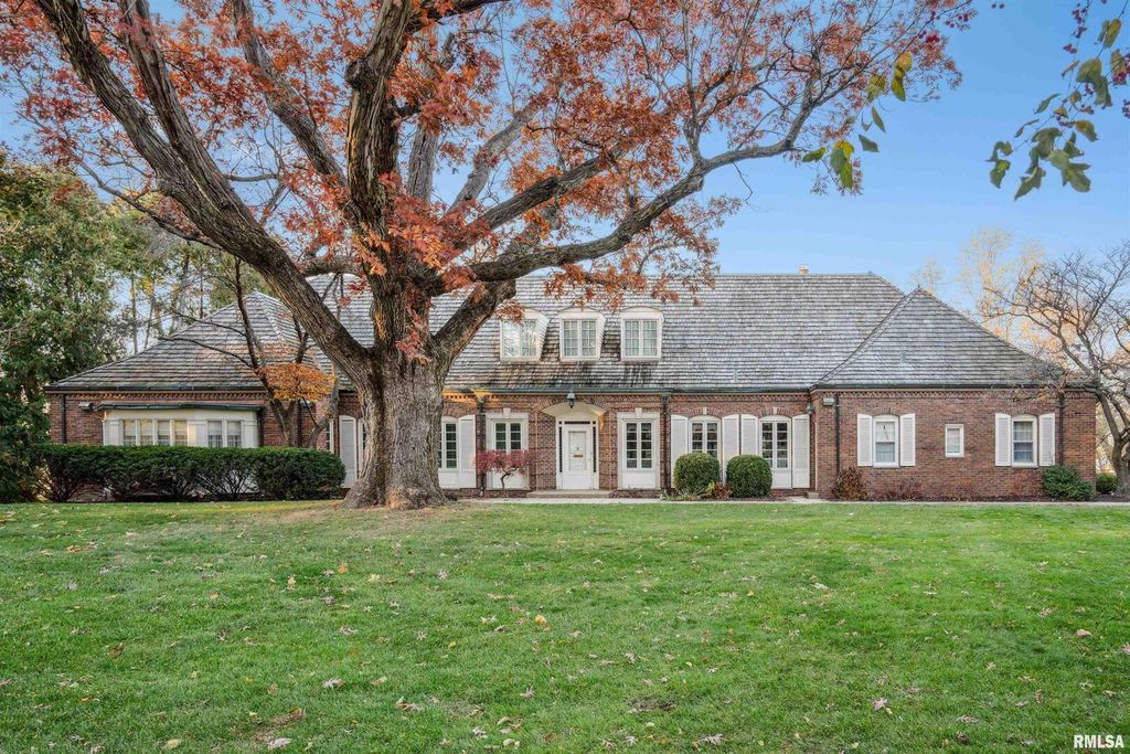 500 54TH Street A, Moline, IL 61265