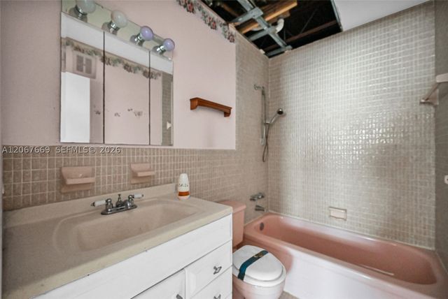 5300 Washington St R110, Hollywood, FL 33021