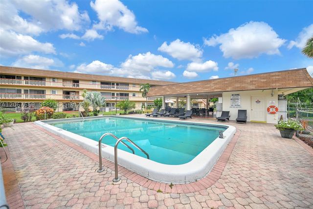 5300 Washington St R110, Hollywood, FL 33021