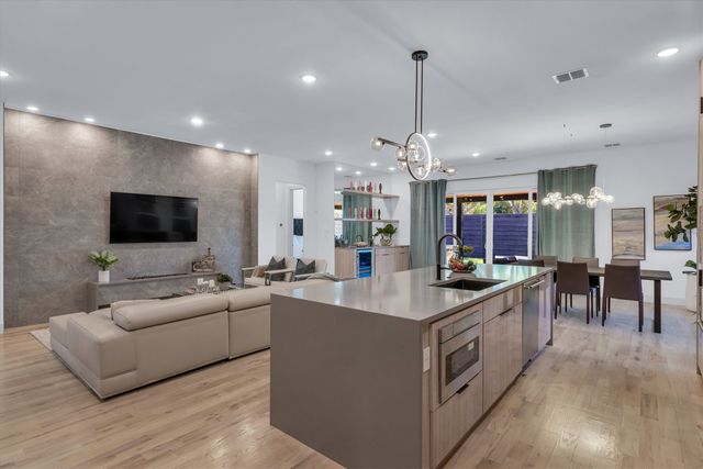 7519 Robin Road, Dallas, TX 75209