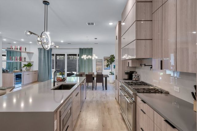 7519 Robin Road, Dallas, TX 75209