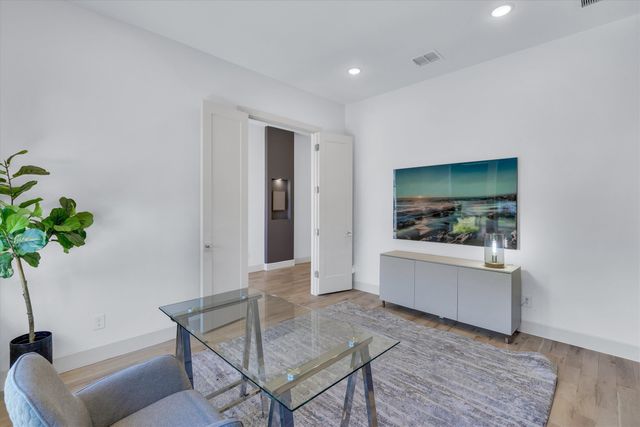 7519 Robin Road, Dallas, TX 75209