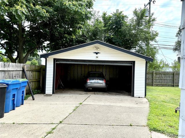 8220 Rivard Avenue, Warren, MI 48089