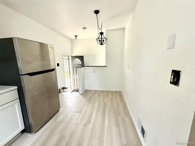 8220 Rivard Avenue, Warren, MI 48089