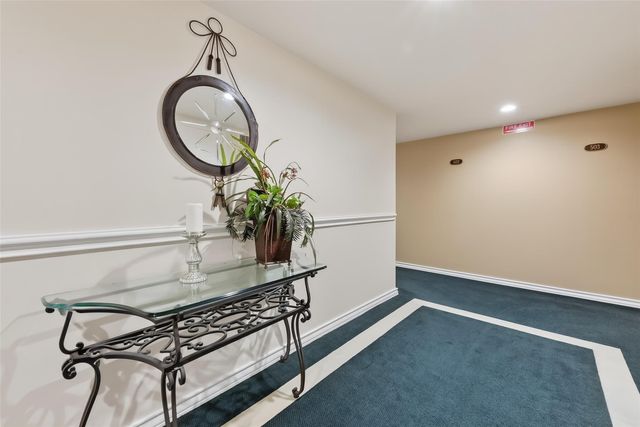 14655 Champion Forest Drive 502, Houston, TX 77069