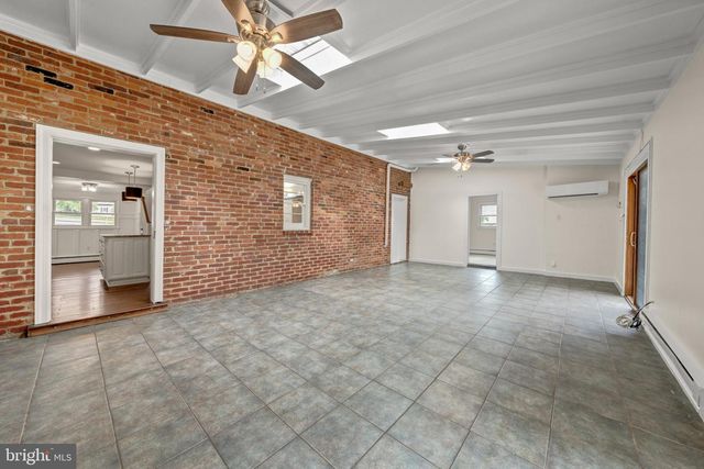 20212 BROAD RUN DR, Sterling, VA 20165