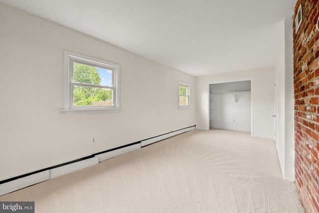 20212 BROAD RUN DR, Sterling, VA 20165