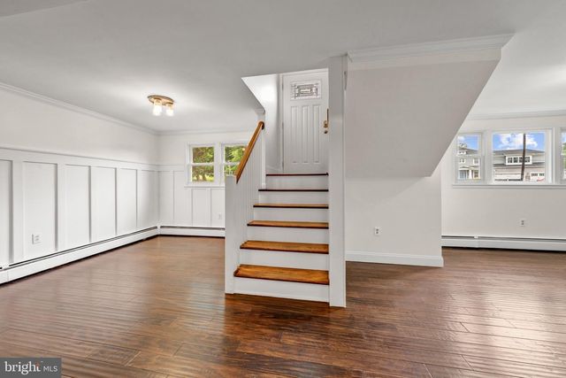 20212 BROAD RUN DR, Sterling, VA 20165
