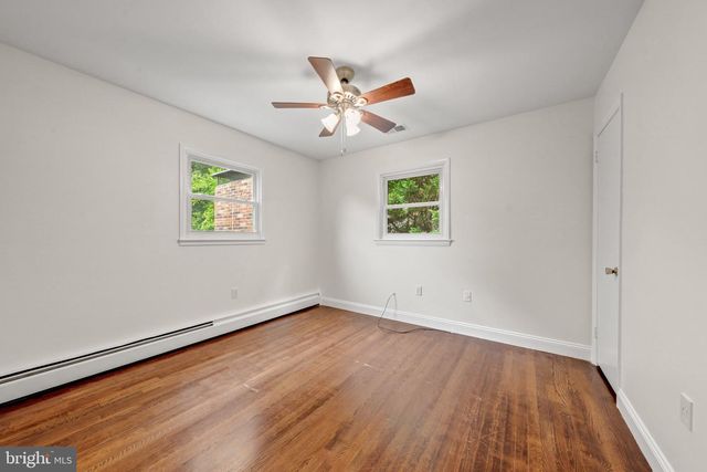 20212 BROAD RUN DR, Sterling, VA 20165