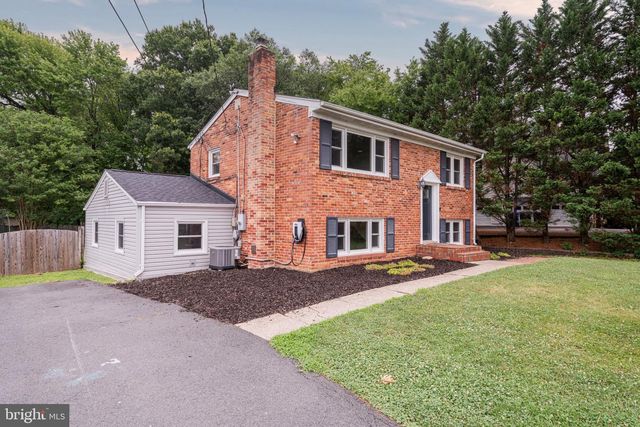 20212 BROAD RUN DR, Sterling, VA 20165