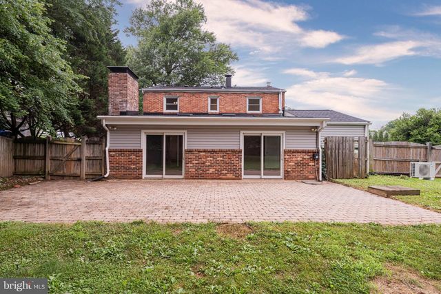 20212 BROAD RUN DR, Sterling, VA 20165