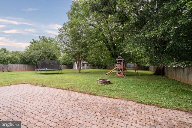 20212 BROAD RUN DR, Sterling, VA 20165