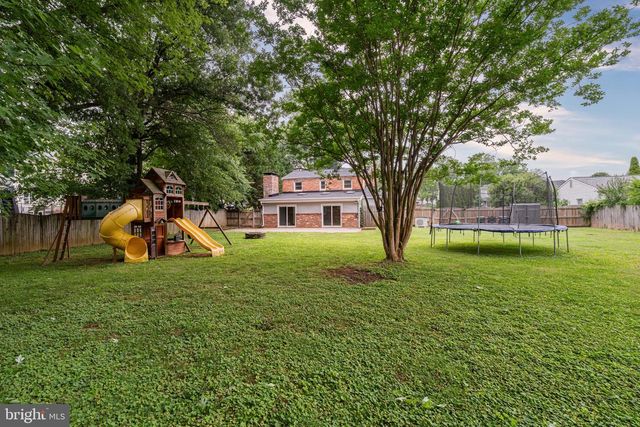 20212 BROAD RUN DR, Sterling, VA 20165
