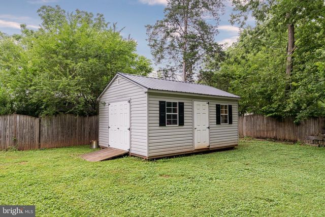 20212 BROAD RUN DR, Sterling, VA 20165