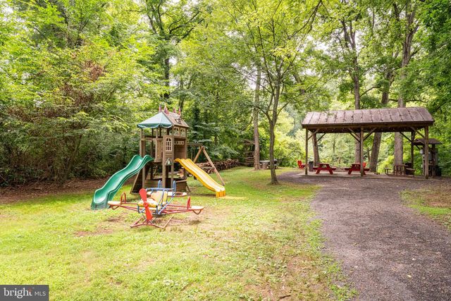 20212 BROAD RUN DR, Sterling, VA 20165